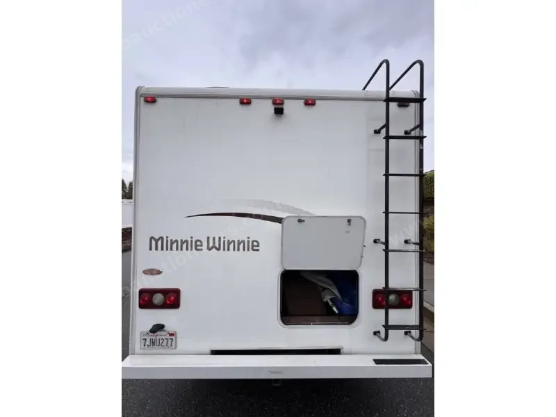 2015 Winnebago Minnie Winnie 22R photo 54