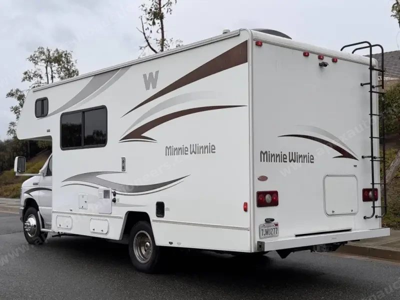 2015 Winnebago Minnie Winnie 22R photo 68