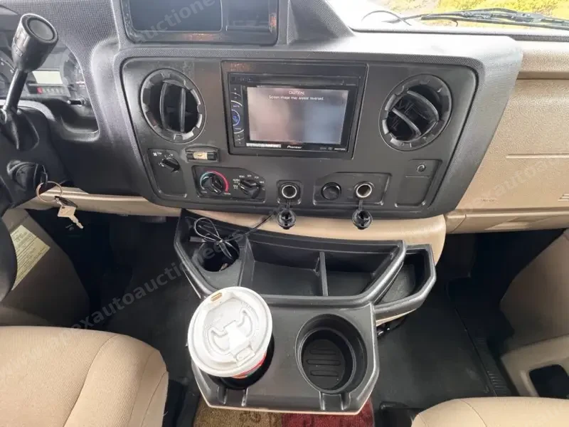 2015 Winnebago Minnie Winnie 22R photo 14