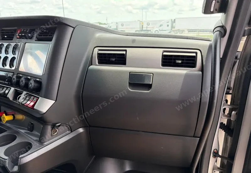 2022 Kenworth T680 photo 76
