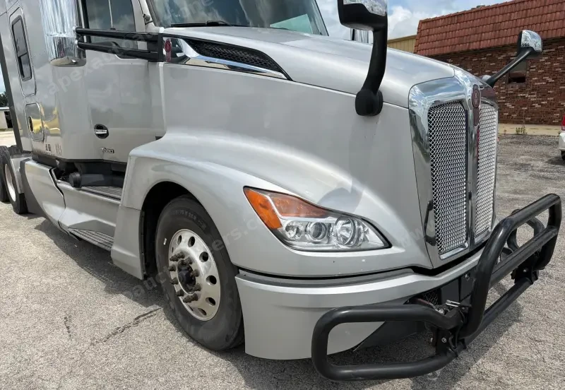 2022 Kenworth T680 photo 16