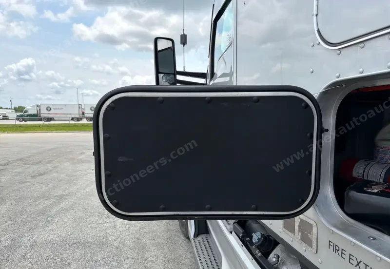 2022 Kenworth T680 photo 45