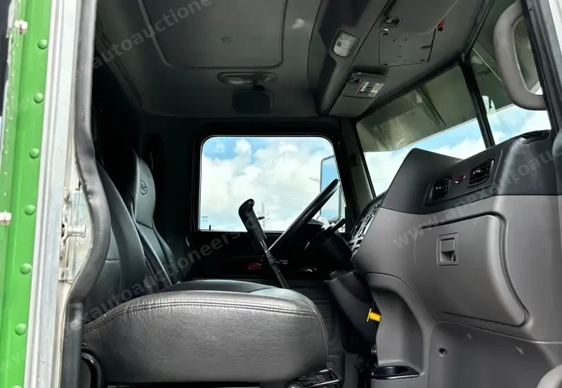 2021 Peterbilt 389 photo 58