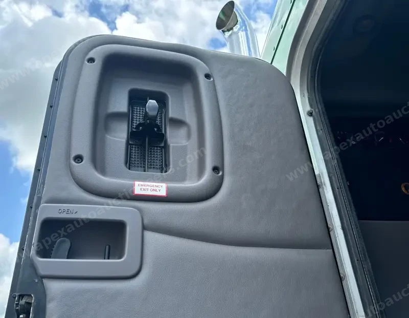 2021 Peterbilt 389 photo 44