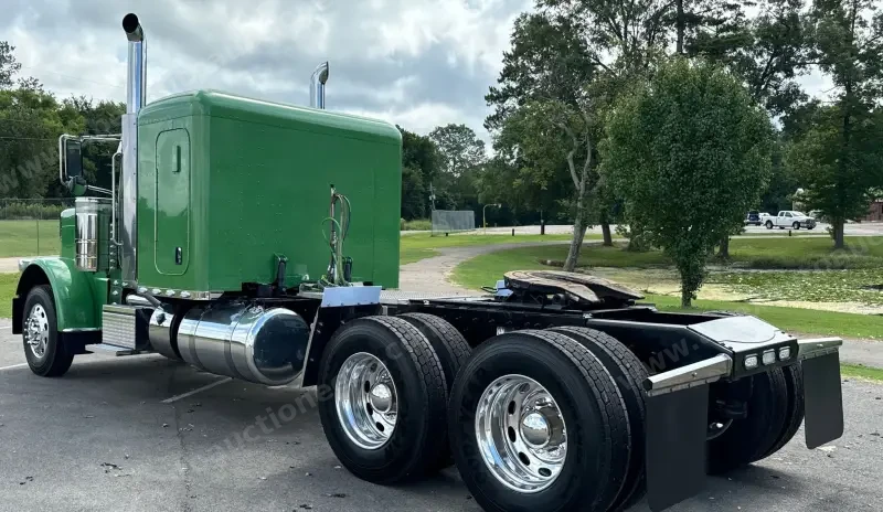 2021 Peterbilt 389 photo 7