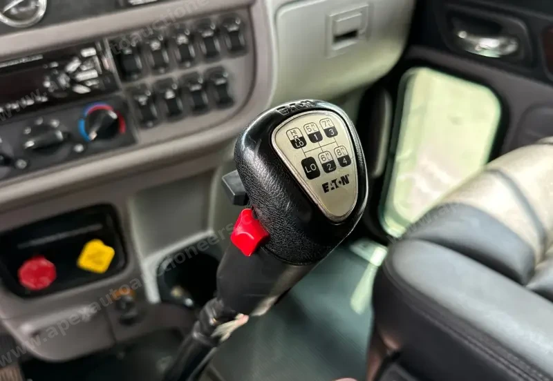 2021 Peterbilt 389 photo 52