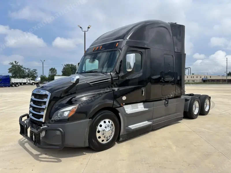 2021  Freightliner  CASCADIA 126 photo 1