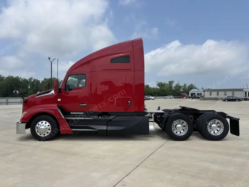 2022 Kenworth T680 Sleeper photo 22