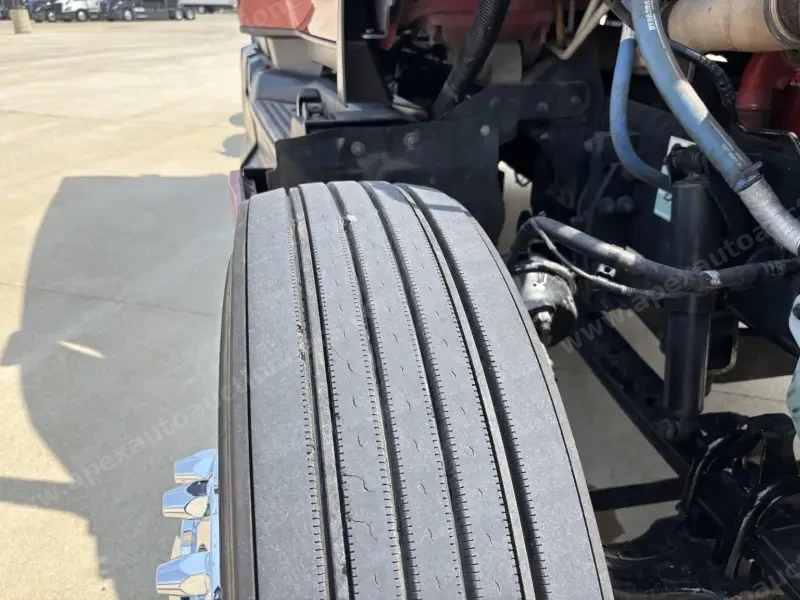 2022 Kenworth T680 Sleeper photo 4