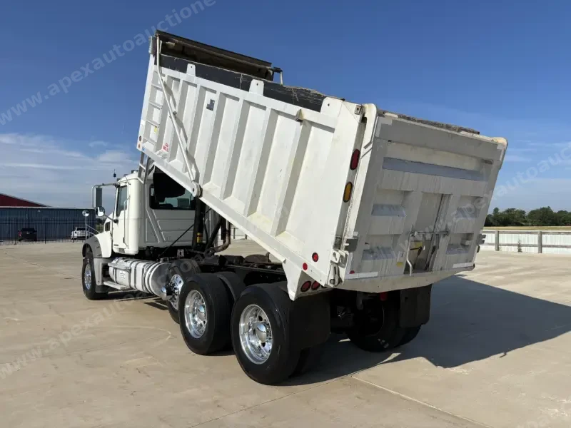 2013 Mack Granite GU713 Dump Truck photo 13