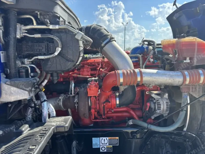 2022 Peterbilt 579 photo 11
