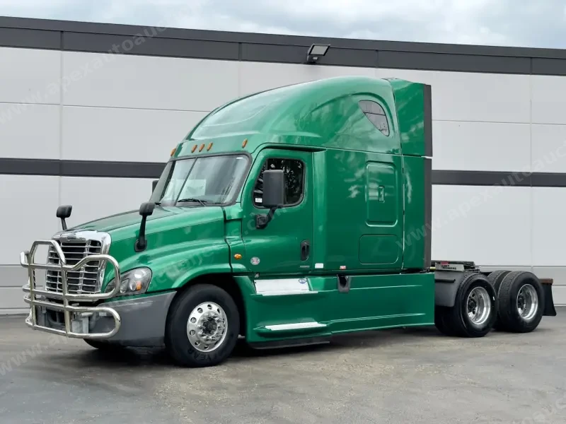 2018 Freightliner Cascadia 125 Evolution Sleeper photo 1