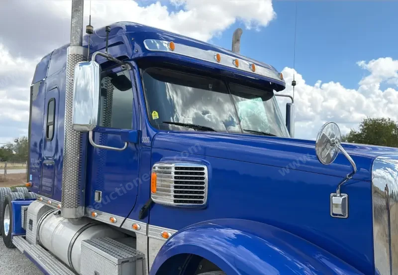 2020 Freightliner Coronado glider kit photo 15