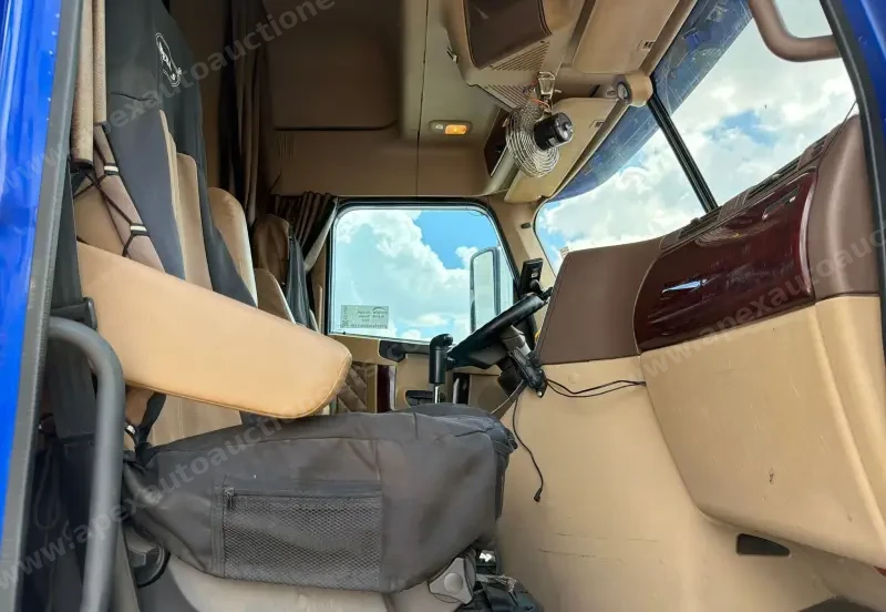 2020 Freightliner Coronado glider kit photo 49
