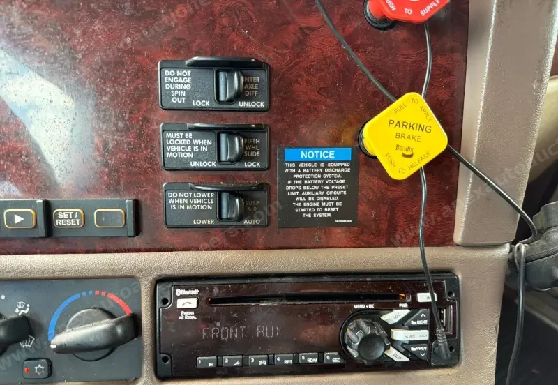 2020 Freightliner Coronado glider kit photo 45