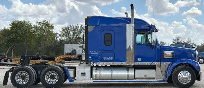 2020 Freightliner Coronado glider kit photo 4