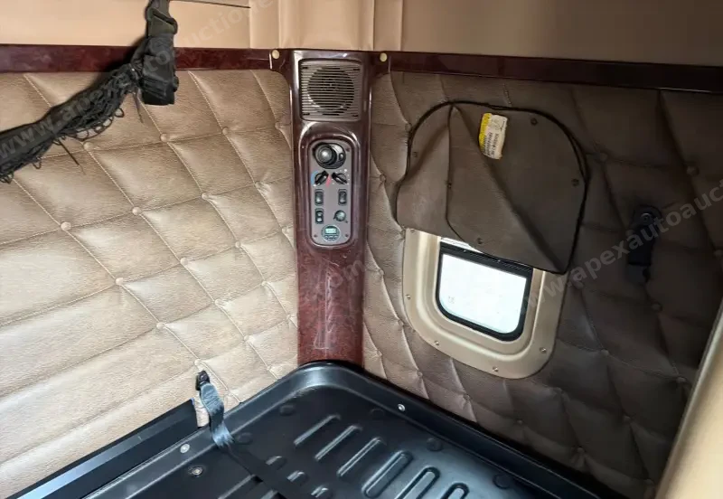 2020 Freightliner Coronado glider kit photo 58