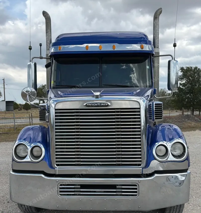 2020 Freightliner Coronado glider kit photo 2
