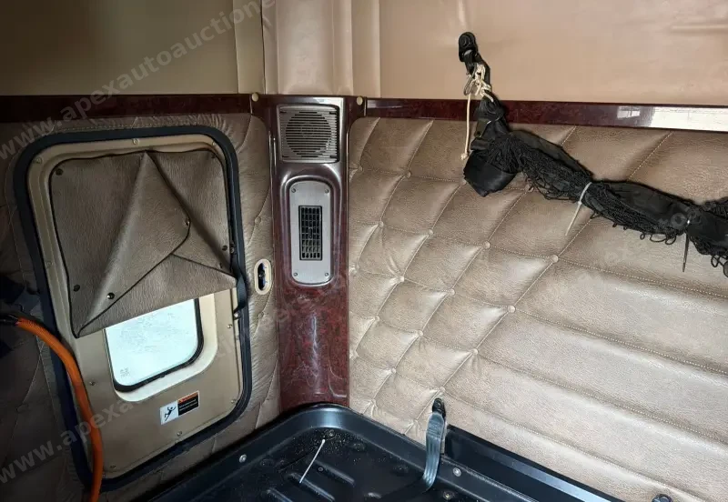 2020 Freightliner Coronado glider kit photo 56