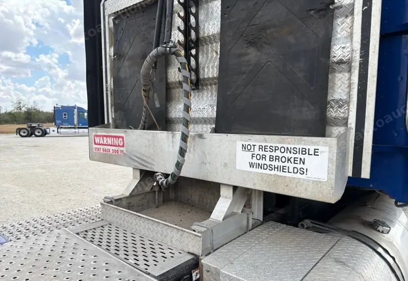 2020 Freightliner Coronado glider kit photo 24