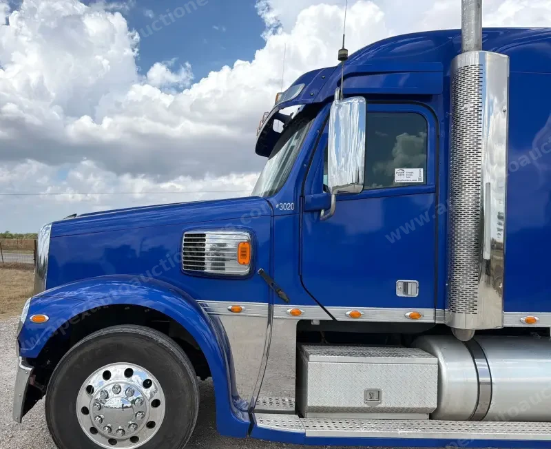 2020 Freightliner Coronado glider kit photo 10