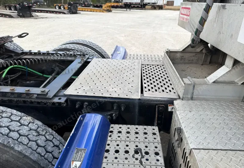 2020 Freightliner Coronado glider kit photo 23