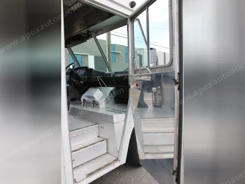 2013 Ford Catering Truck - Food Truck - E-550 Utilimaster 18 Ft Catering Step Van Food Truck For Sale photo 31