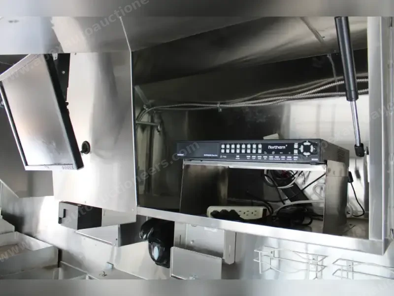 2013 Ford Catering Truck - Food Truck - E-550 Utilimaster 18 Ft Catering Step Van Food Truck For Sale photo 11