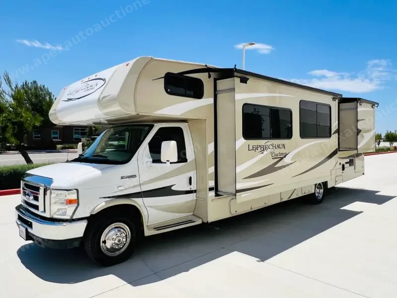 2014 Coachmen Leprechaun 319DS photo 23