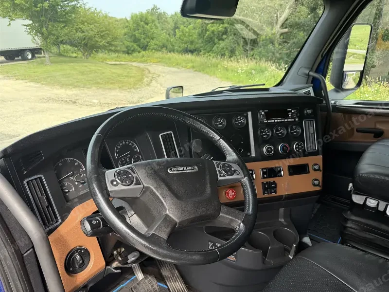 2022 Freightliner Cascadia 126 photo 6