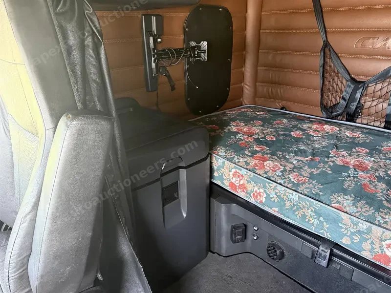 2022 Freightliner Cascadia 126 photo 9