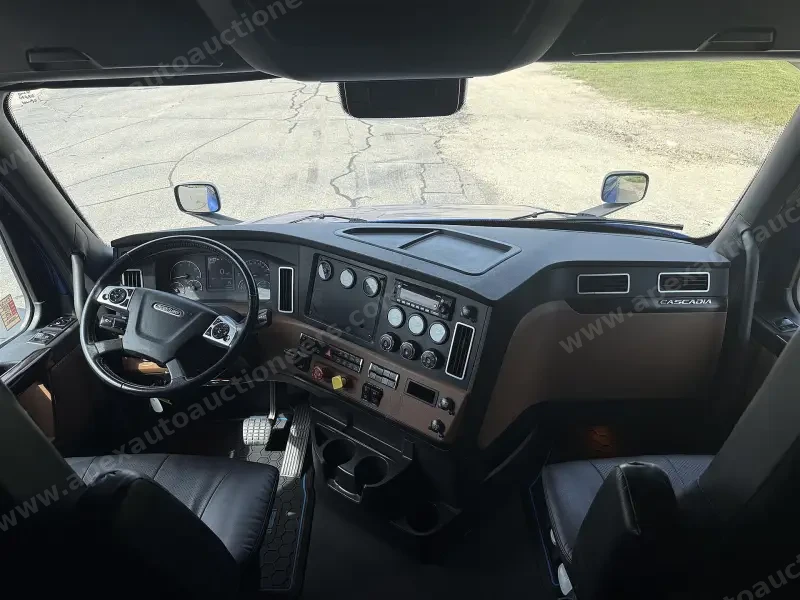 2022 Freightliner Cascadia 126 photo 14