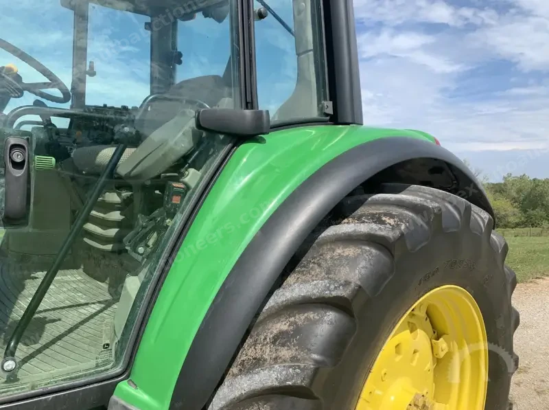 2015 JOHN DEERE 6125M photo 28