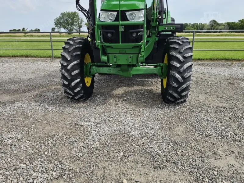 2014 John Deere 6125M photo 29