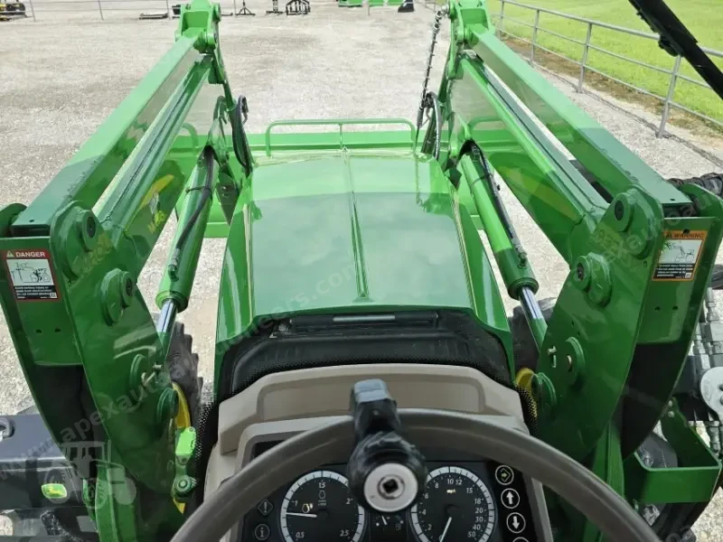 2014 John Deere 6125M photo 44