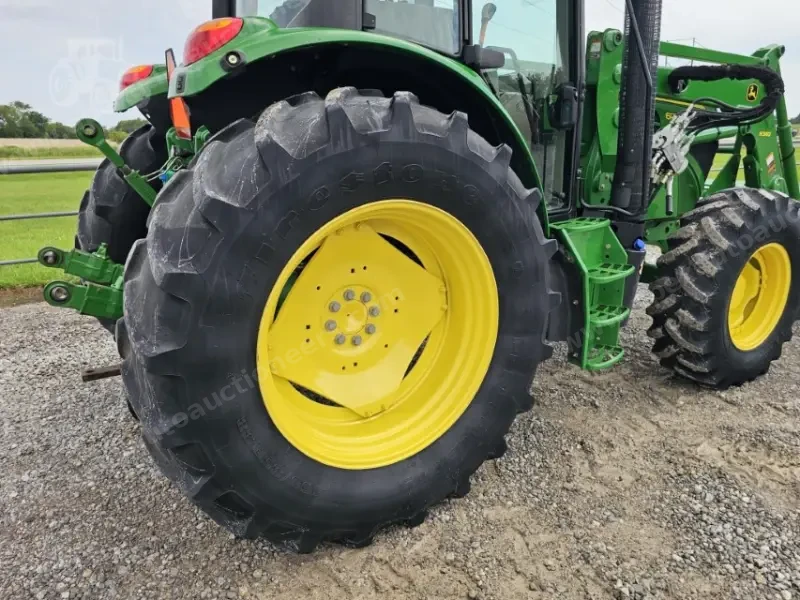 2014 John Deere 6125M photo 43