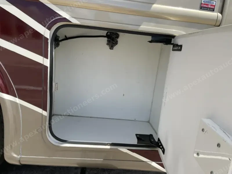 2016 Thor Motor Coach Palazzo 36.2 photo 21