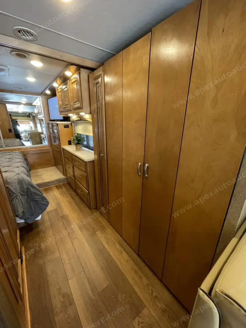 2016 Thor Motor Coach Palazzo 36.2 photo 42