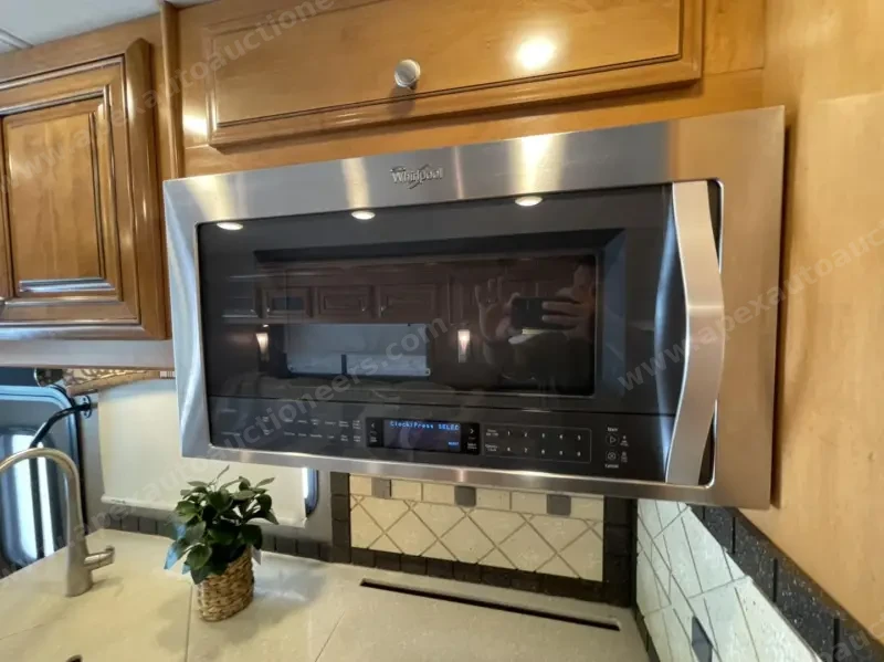 2016 Thor Motor Coach Palazzo 36.2 photo 24