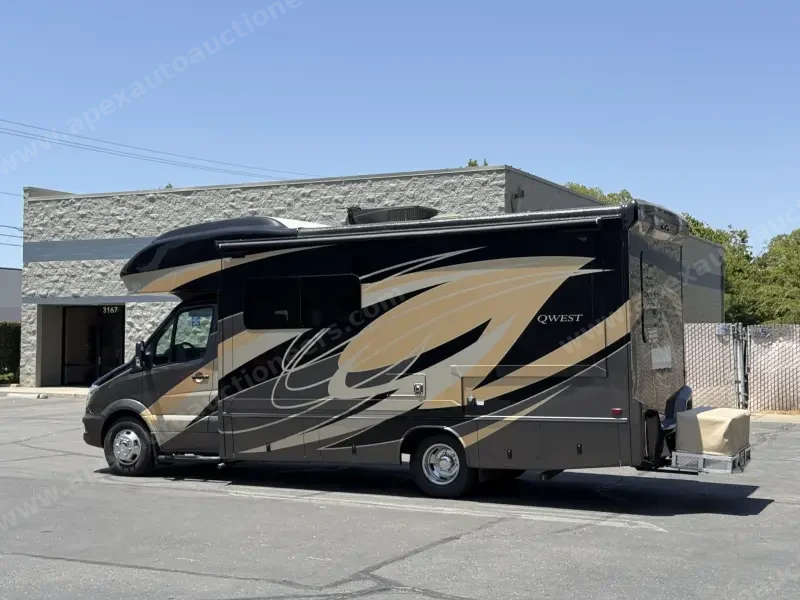 2019 Entegra Qwest 24L photo 8
