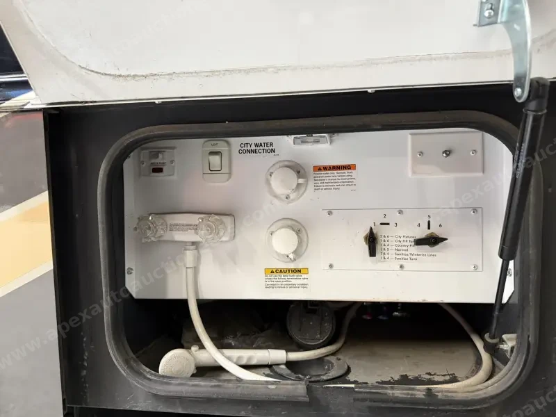2019 Entegra Qwest 24L photo 41