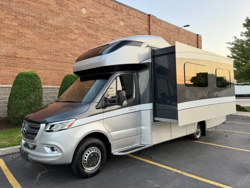 2020 Tiffin Wayfarer 25 RW photo 3