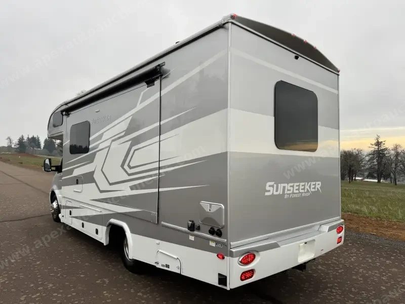 2022  Forest River Sunseeker MBS photo 9