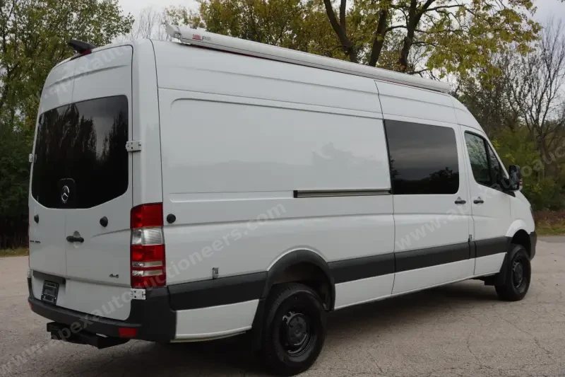 2015 Freightliner Sprinter 2500 4x4 photo 10