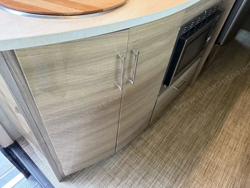 2019 Entegra Qwest 24K photo 48