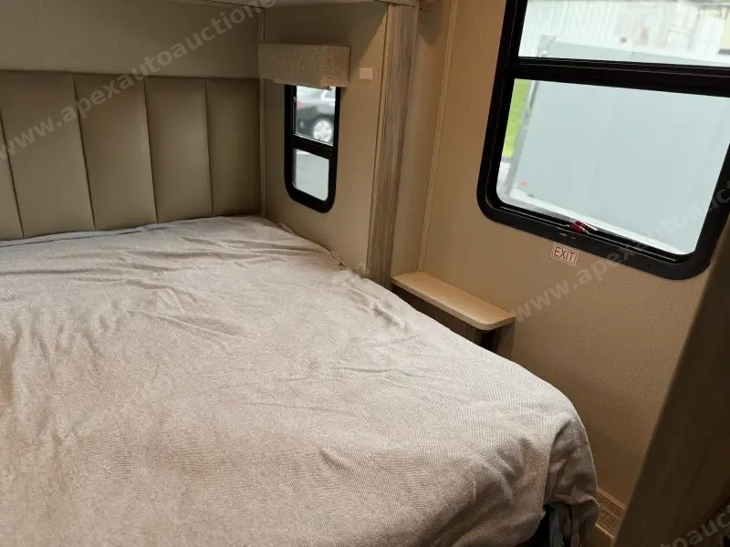 2019 Entegra Qwest 24K photo 78