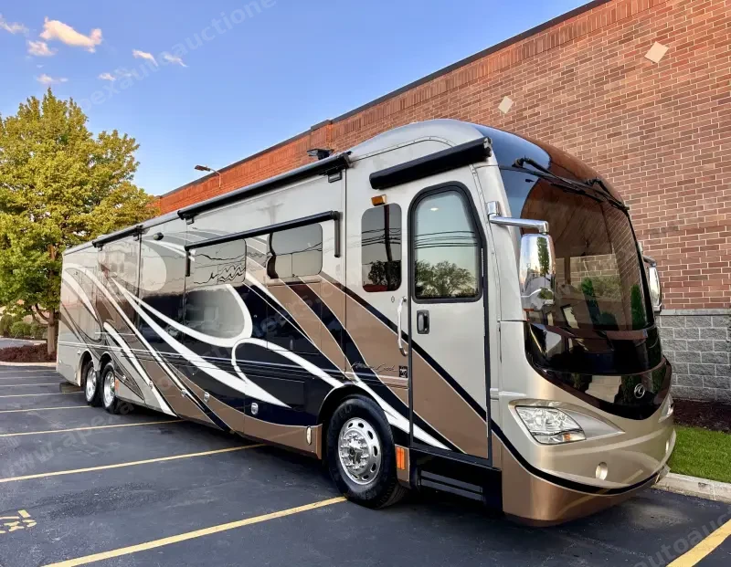 2015 American Revolution LE 42T Motorcoach photo 7
