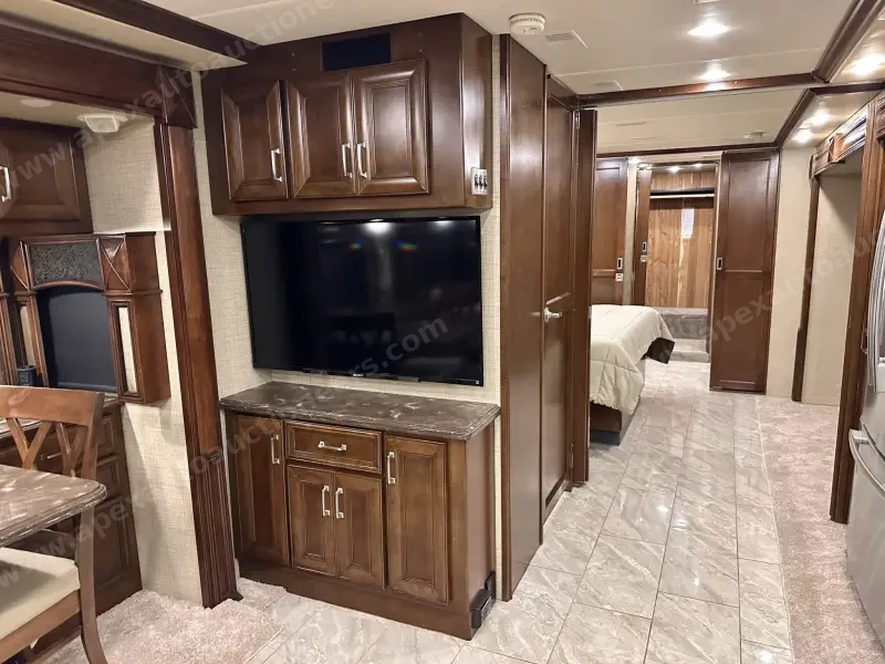2015 American Revolution LE 42T Motorcoach photo 143