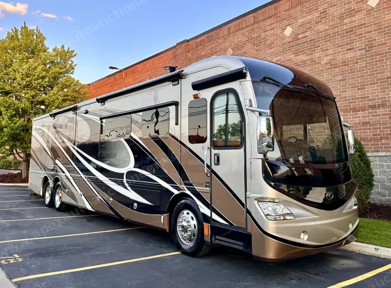2015 American Revolution LE 42T Motorcoach photo 6