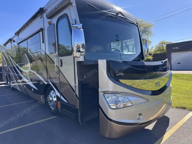 2015 American Revolution LE 42T Motorcoach photo 40